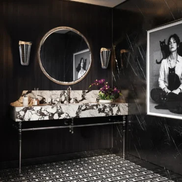 Bath with mirror mounted lighting